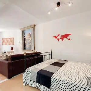 Navona Open Space Aparthotel
