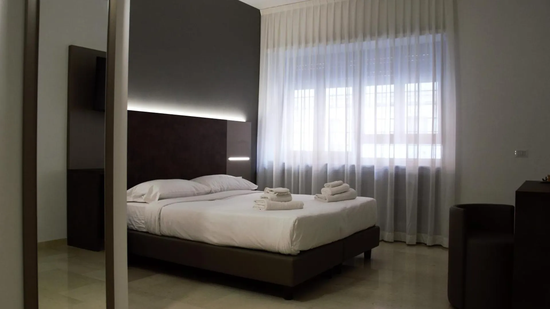 Guest house Domus Dea Roma By Trinita Hotel