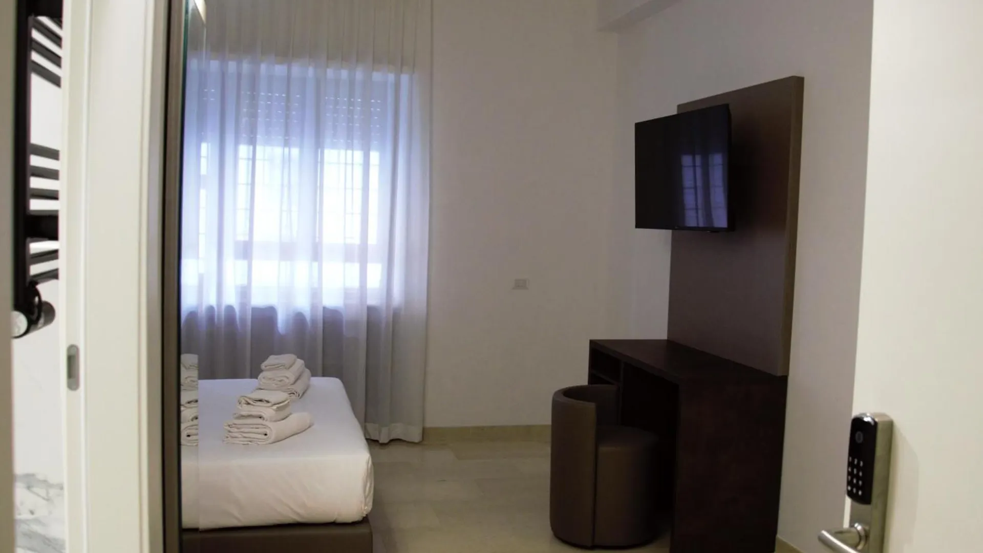 Hotel Domus Dea Roma By Trinita Affittacamere