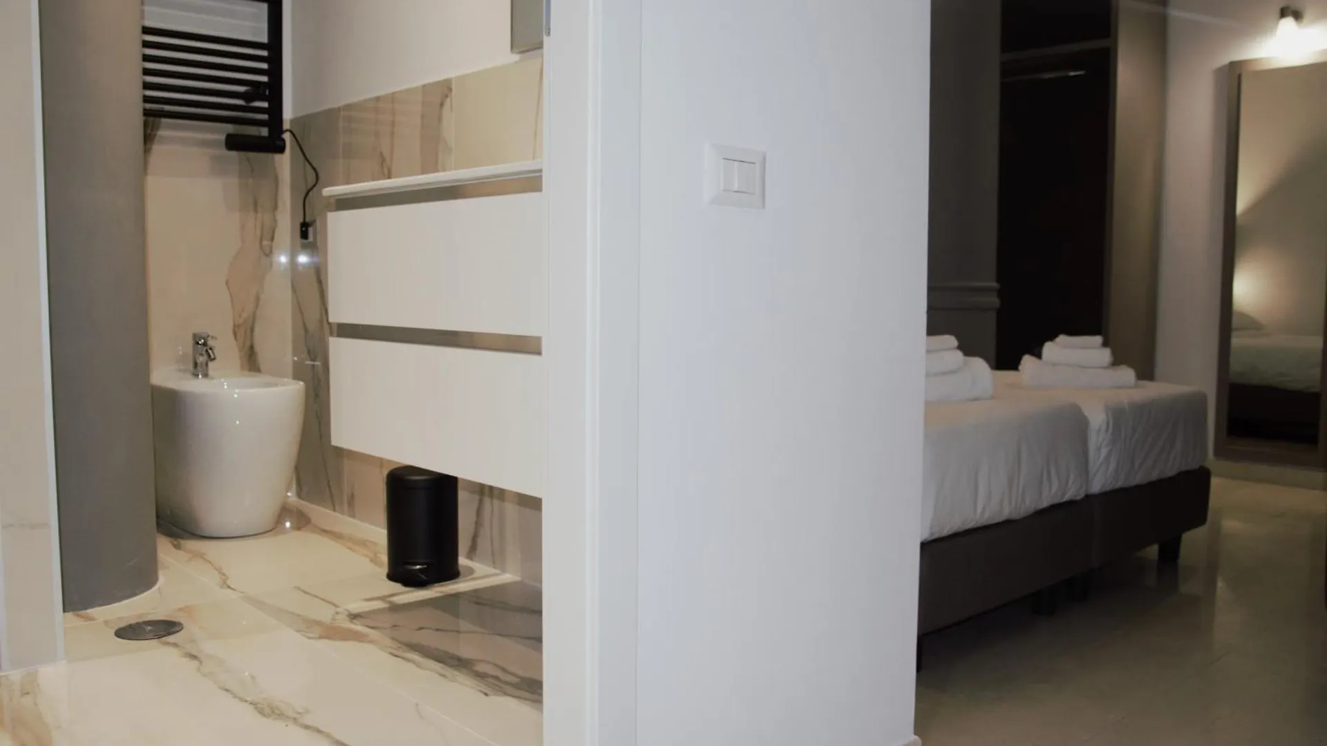Affittacamere Hotel Domus Dea Roma By Trinita