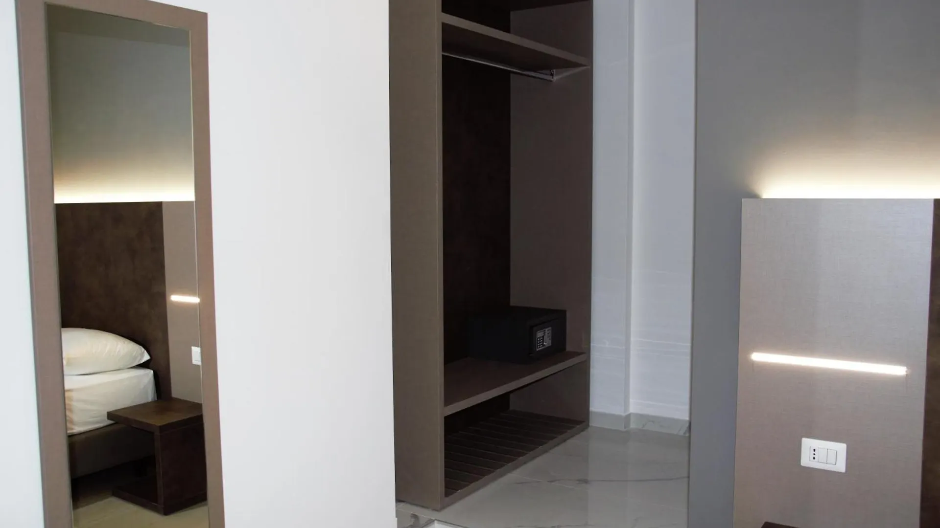 Hotel Domus Dea Roma By Trinita