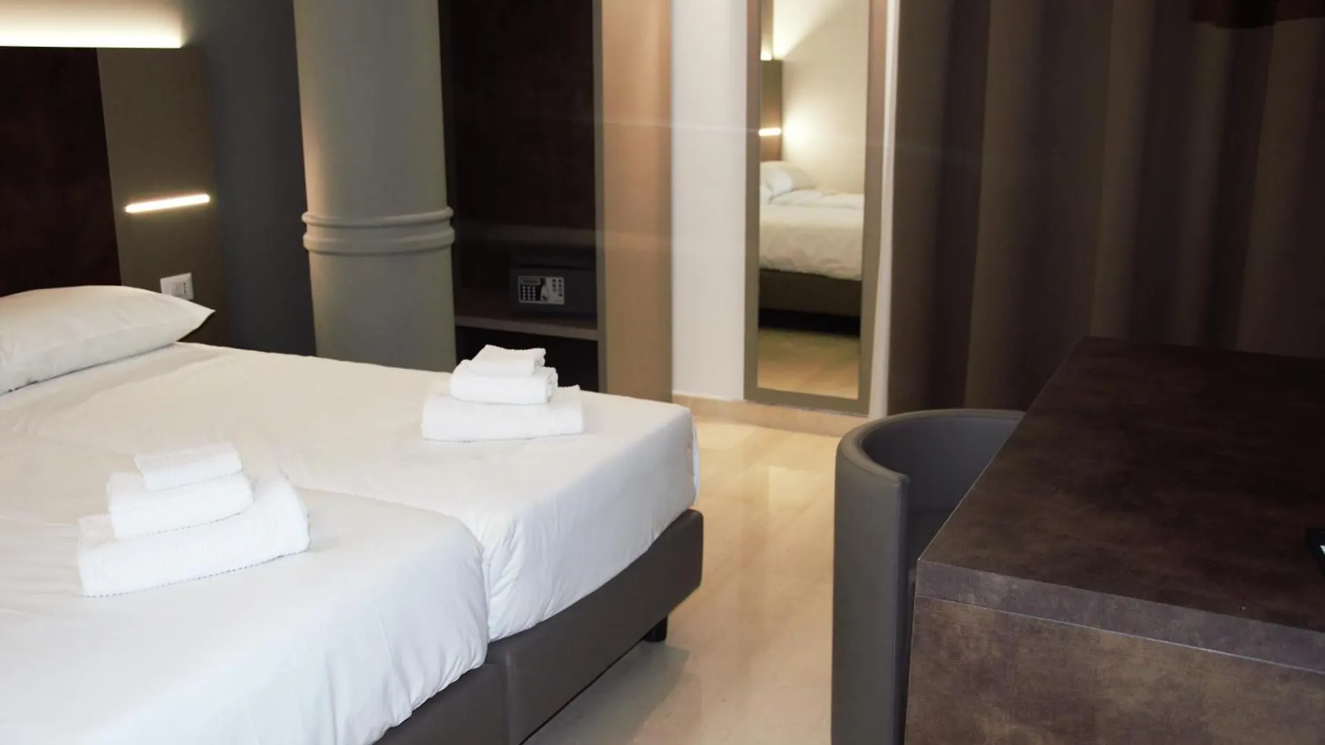 Domus Dea Roma By Trinita Hotel Gasthuis Rome